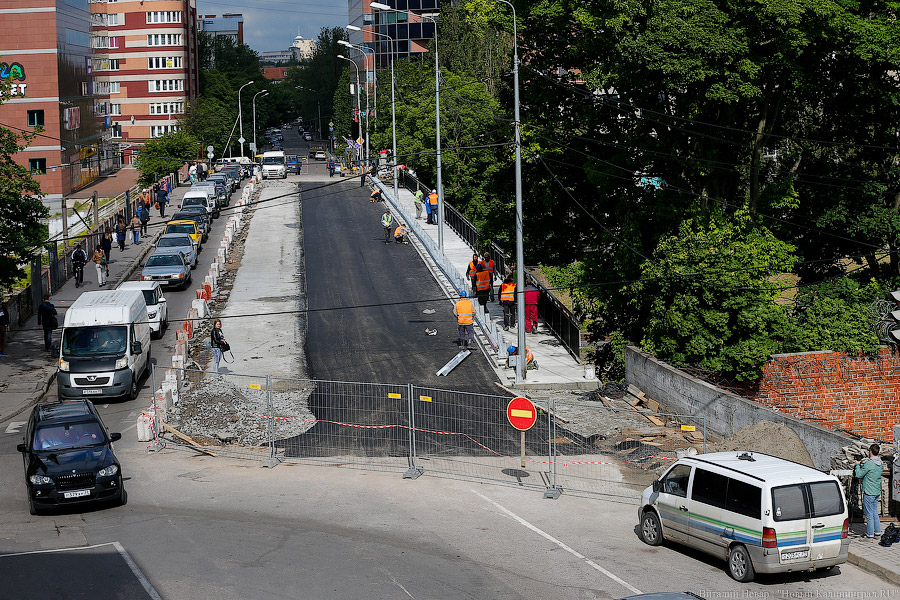 «Экватор» и «желтый глаз»: в Калининграде идет ремонт дорог и тротуаров 