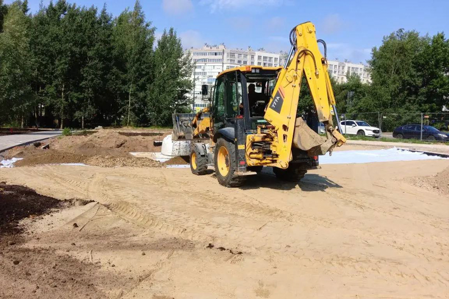 Власти показали, как идёт благоустройство сквера на ул. Флотской