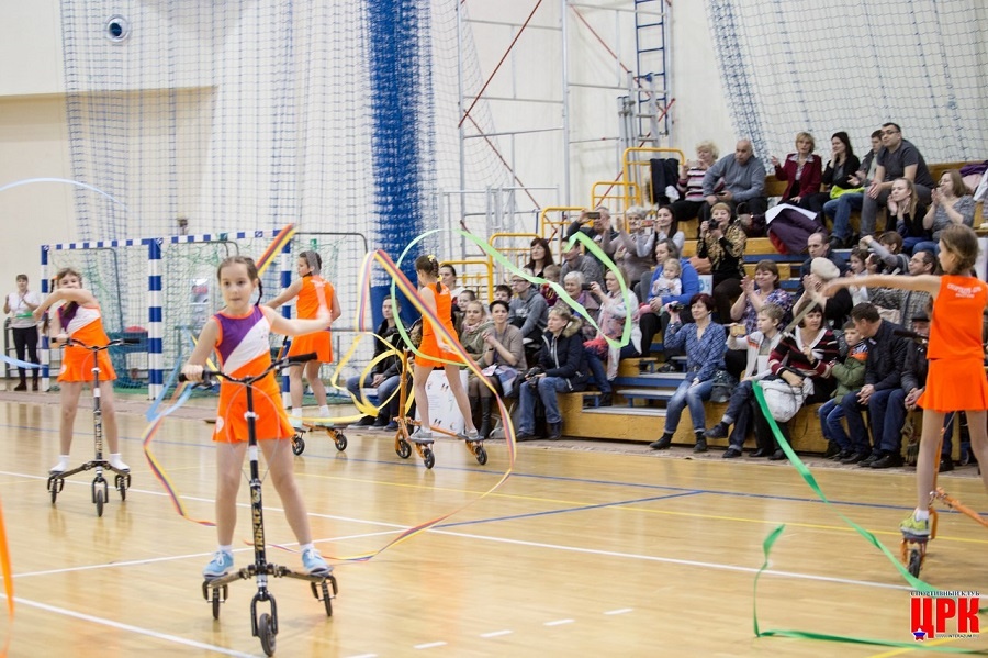 «СамокаТри»: приглашаем друзей на триболл и художественное катание