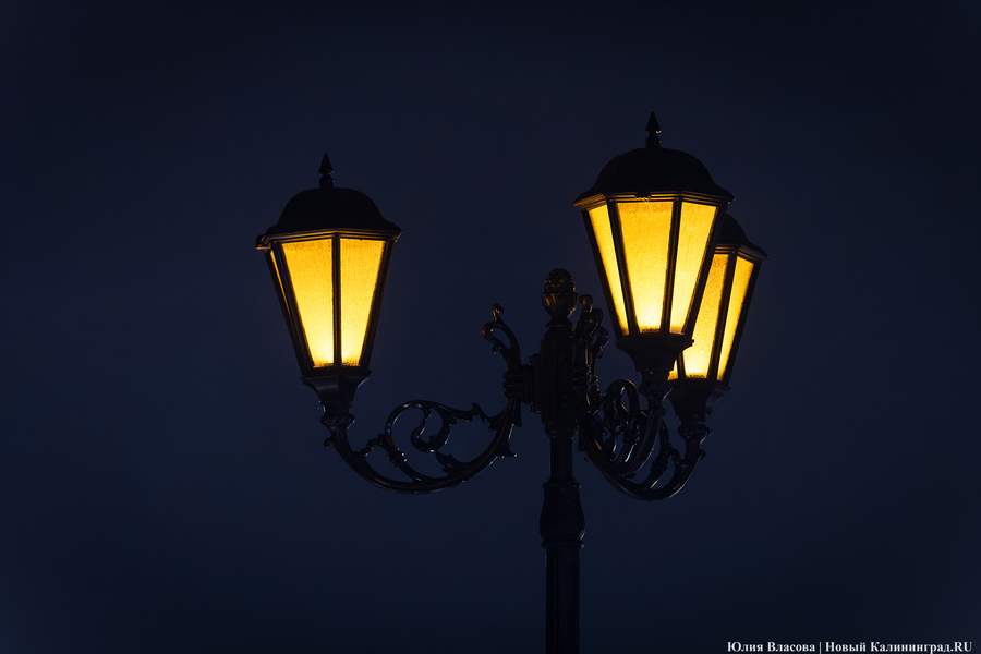 Между огнями и туманами: фотопрогулка по вечернему Калининграду