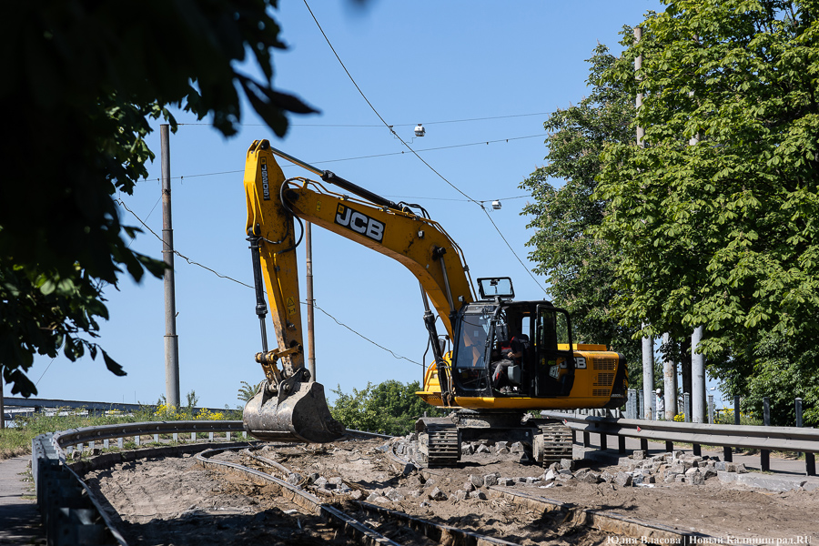 Останется с одним тротуаром: в Калининграде до августа закрыли мост на Суворова (фото)
