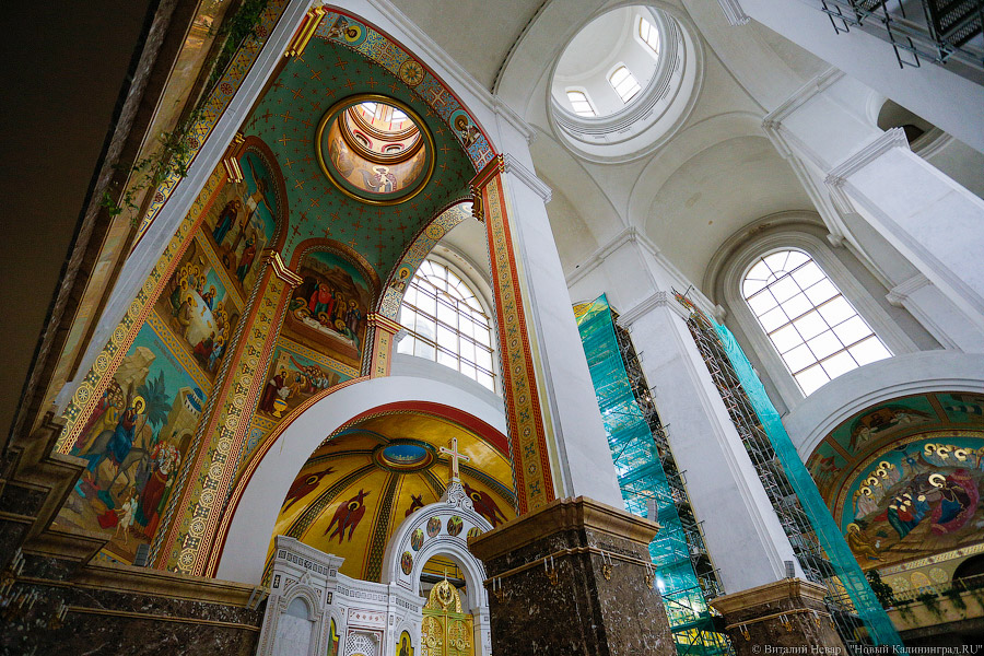 Священные сюжеты: завершается роспись Кафедрального собора в Калининграде