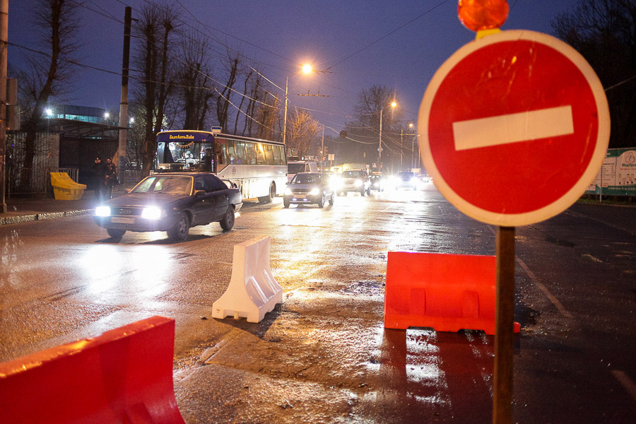 Ад переехал: вместо наполовину перекрытой ул. Дзержинского теперь «стоит» Аллея Смелых
