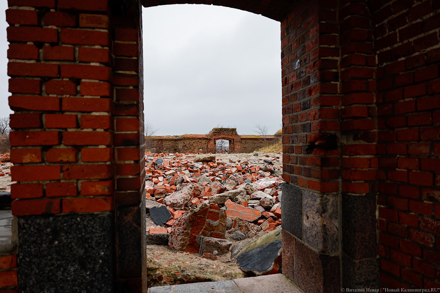 Тетраподы на куски: последствия шторма в Балтийске (фото)