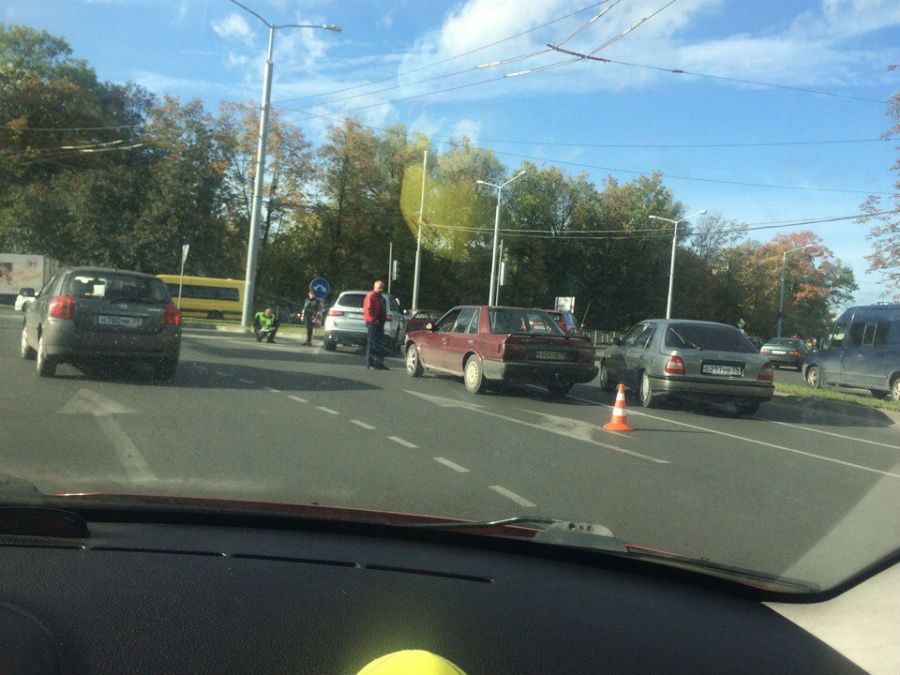 ДТП на площади Василевского парализовало ул. Черняховского в Калининграде (фото)