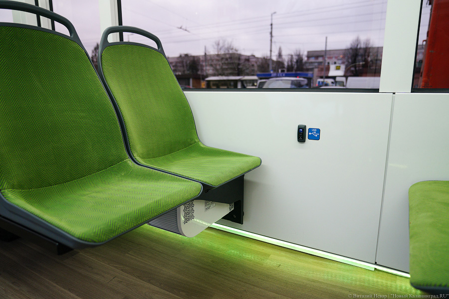 Летучий голландец: в Калининград привезли новый трамвай (фото)