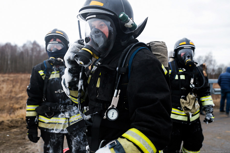 ДТП со зрелищным финалом: под Калининградом прошли учения спасателей