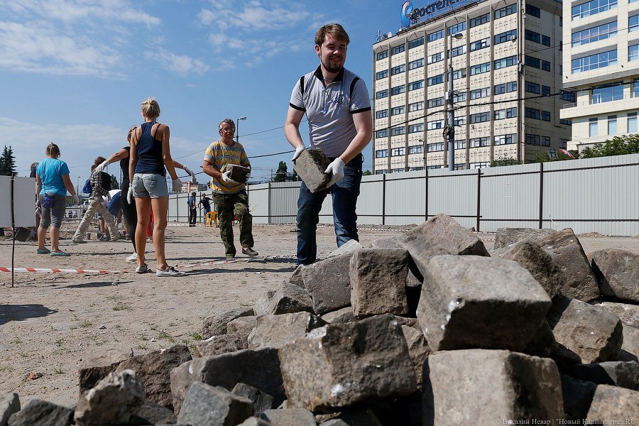 «Повезёт другим»: как прошёл субботник на территории руин замка «Кёнигсберг»