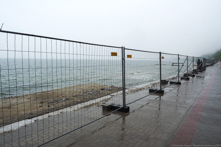 Обломки прошлого: как в Светлогорске разбирают старый променад (фото)