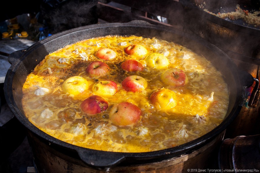 На ход руки: как проходит Fish Food Festival в Зеленоградске