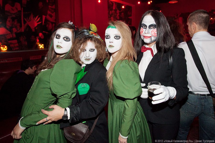 «Живее всех святых»: фоторепортаж с Хэллоуина на «Вагонке»