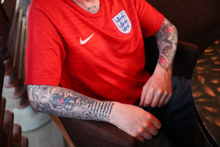 Captain Vodka: болельщики сборных Англии и Бельгии на улицах Калининграда (фото)