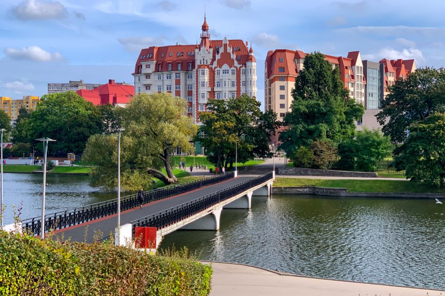 7 октября: с жилого комплекса на Нижнем озере сняли строительные леса