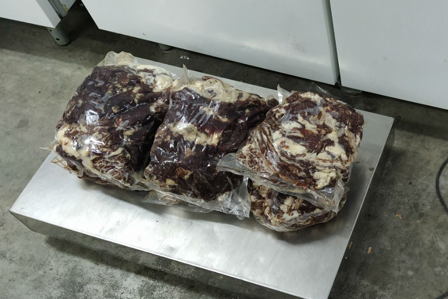 В Ленинградскую область не пустили 4,7 тонны несвежего мяса из Калининграда