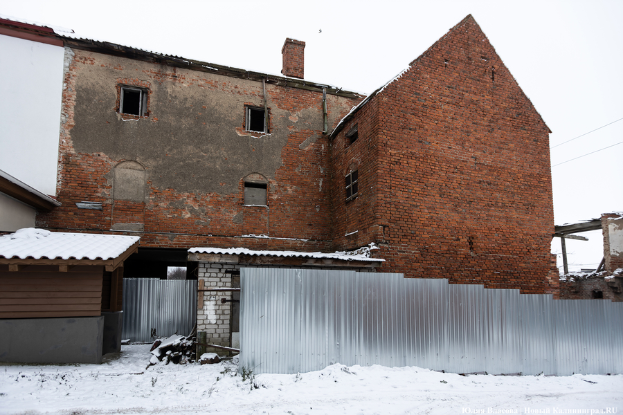 После 30 лет разрушений: в Железнодорожном готовятся к восстановлению фахверковых складов (фото)