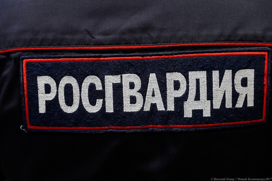 В Калининграде хулиган повредил шлагбаум в гаражном обществе и пытался скрыться