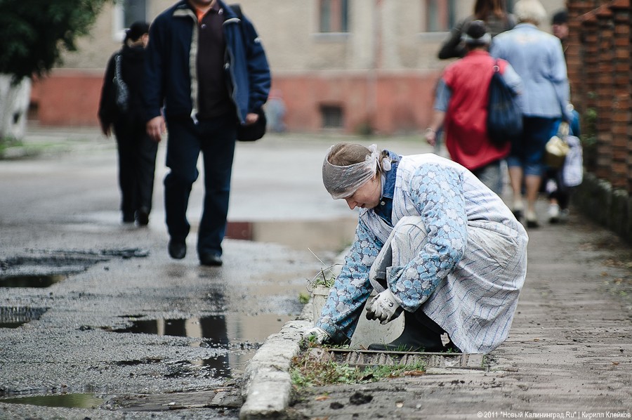 Балтийск спешно ремонтирует дороги и фасады домов ко Дню ВМФ