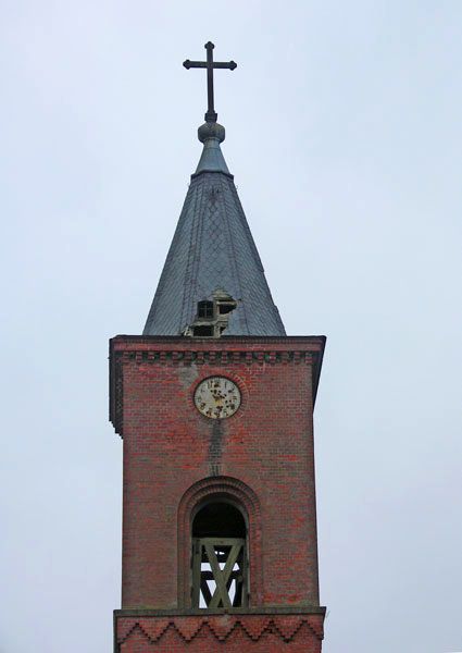 Москвичи пытаются по объявлению в газете продать кирху в Славском районе (+фото)