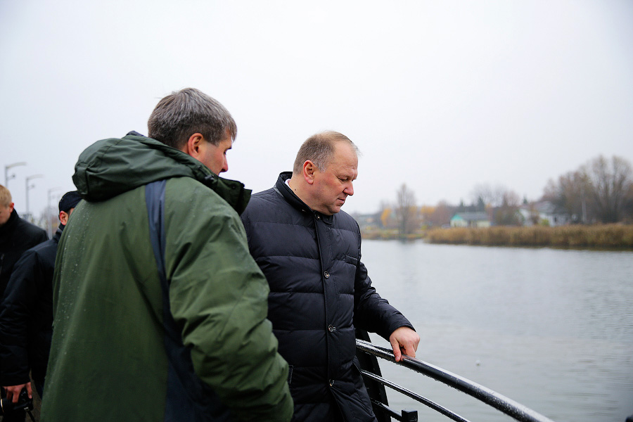 В грязь: Цуканов и Ярошук проверили Памятник балтийцам и набережную Трибуца