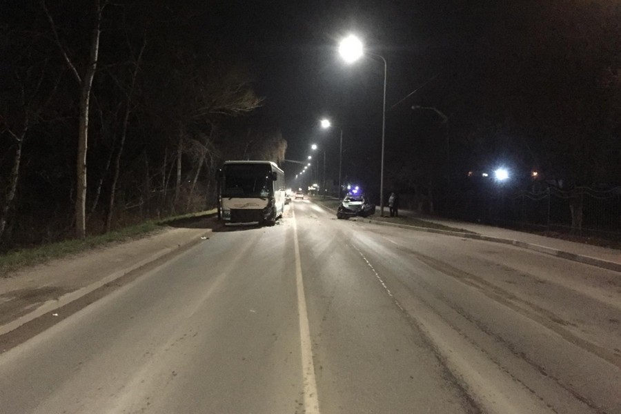 В предновогодние выходные в ДТП погиб один человек и пострадали двенадцать