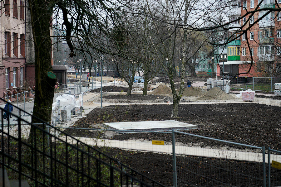 Объять необъятное: что происходит на ул. Рокоссовского, где никак не завершится ремонт (фото)