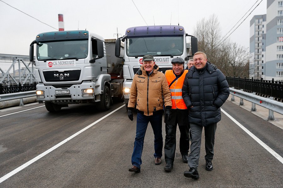 Двухполосный и антипешеходный: после ремонта открылся мост на Суворова (фото)