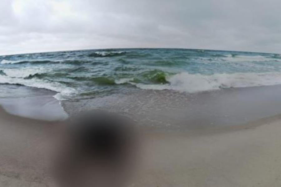 Под Балтийском на берег выбросило тело мужчины в гидрокостюме