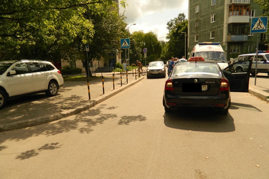 За сутки в Калининграде под колеса автомобилей попали два пенсионера (фото)