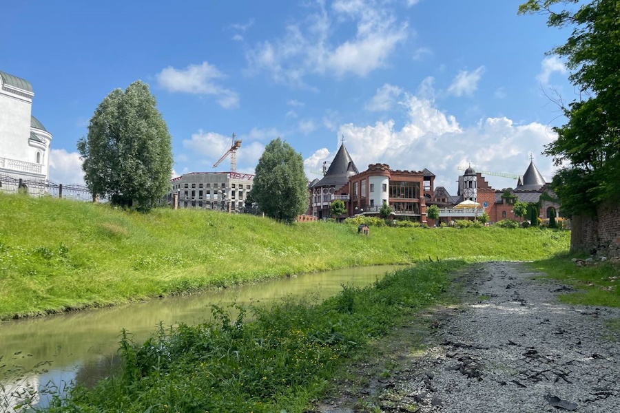 После нереста в Калининграде возобновили расчистку Литовского ручья (фото)