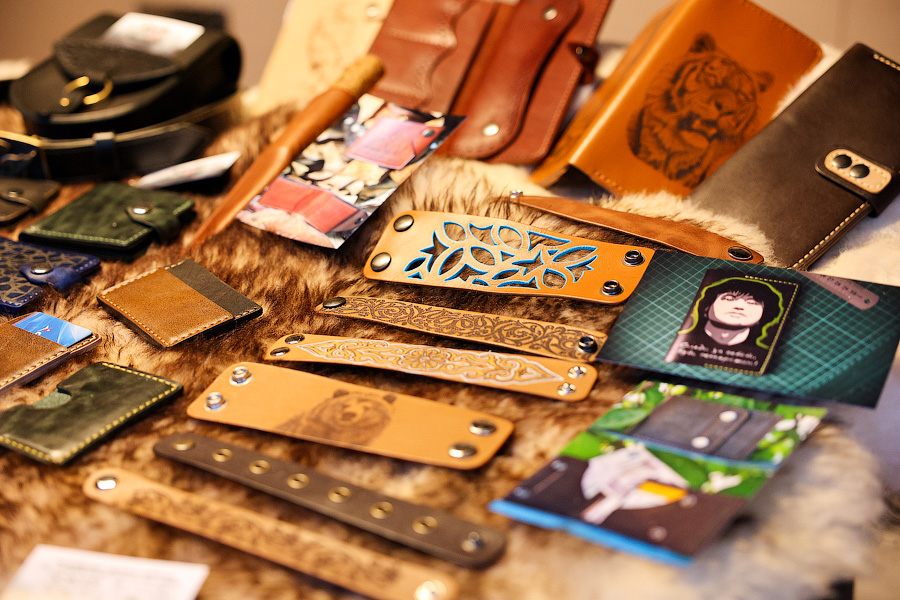 И всё-таки она светится: на территории пивоварни «Понарт» открылась новогодняя ярмарка (фото)