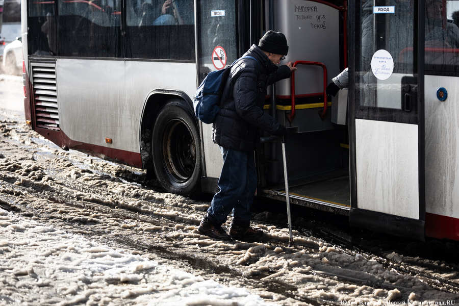 2024.11 снег, снегопад, гололед, слякоть, автобус, пассажир, общественный транспорт 13.JPG