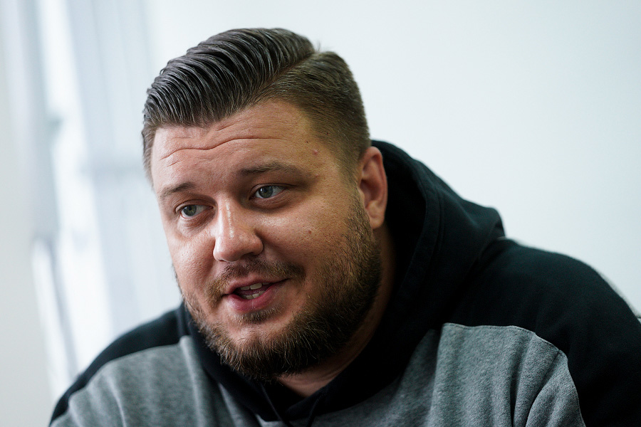 _NVR2272.jpg _NVR2272.jpg