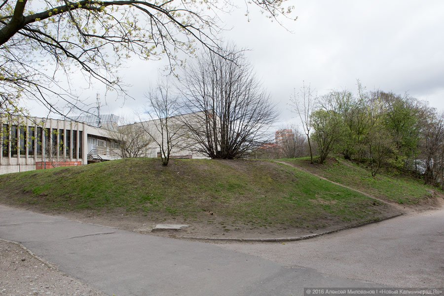 Сквер у Дома искусств.jpg Сквер у Дома искусств.jpg