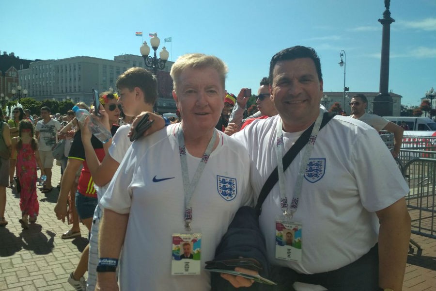 дейв и друг.jpg