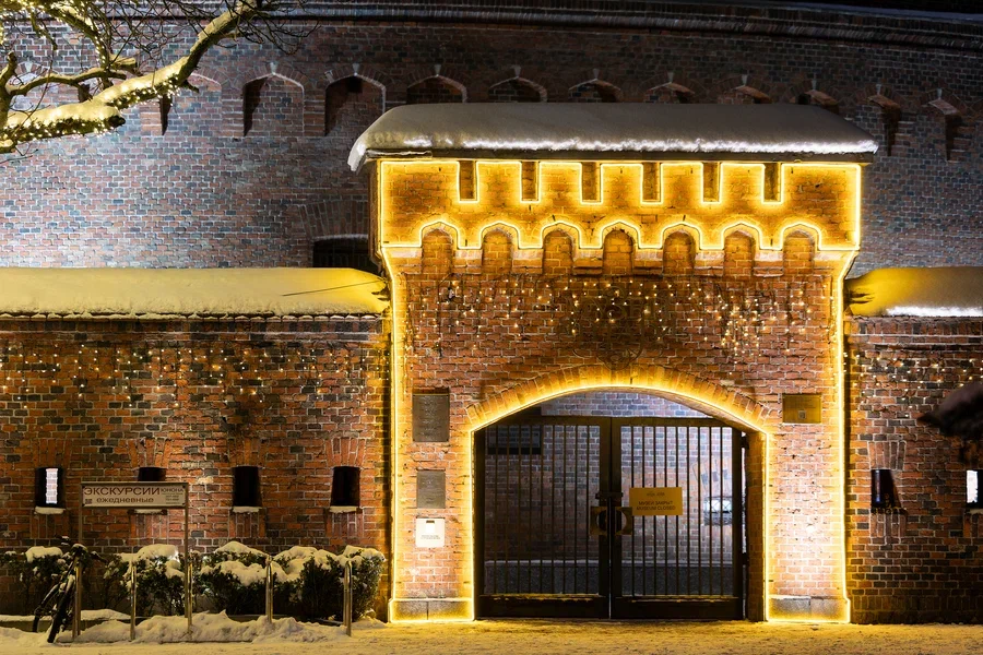 2023.12 музей янтаря, подсветка 2.JPG