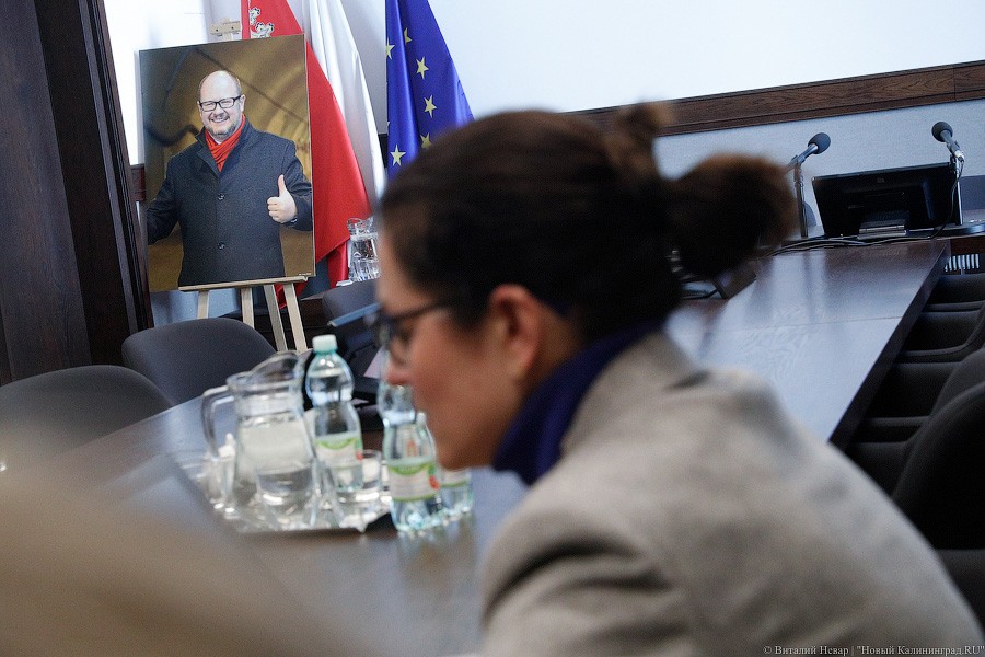 Портрет убитого мэра Гданьска Александра Адамовича _NEV4172.jpg