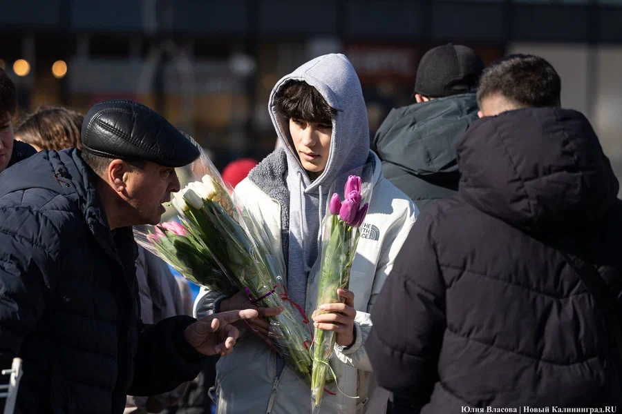 2024.03 цветы, букеты, тюльпаны, 8 марта, уличная торговля 84.JPG