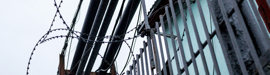 1042_cr.jpg 1042_cr.jpg