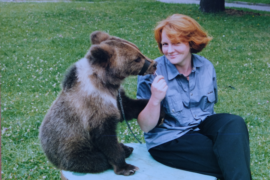 Светлана Ярова и медведица Эшли. Фото: архив героя публикации Светлана Ярова и медведица Эшли. Фото: архив героя публикации